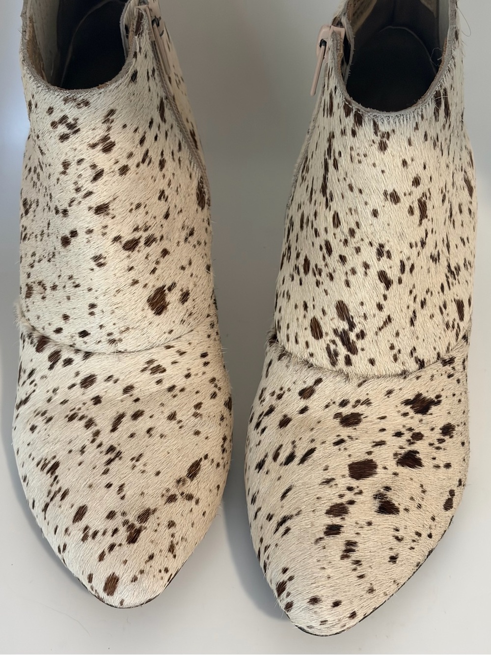 Matisse Spotted Haircalf Ankle Booties in  Cream and Brown size 7.5